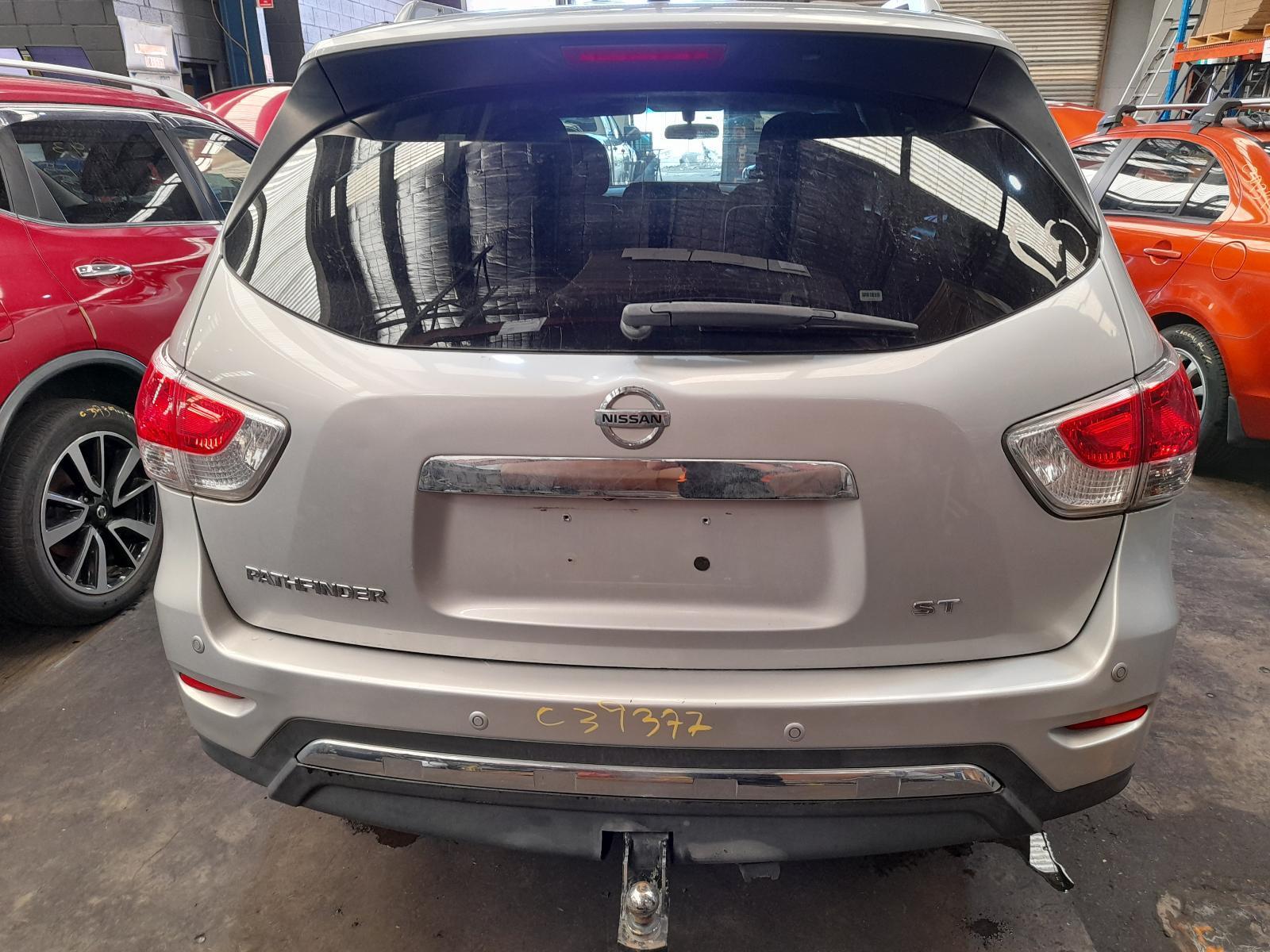 View Auto part Rear/Tailgate Glass Nissan Pathfinder 2015