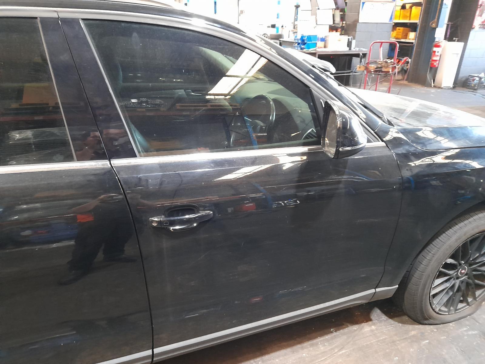 View Auto part Right Front Door Audi Q5 2012
