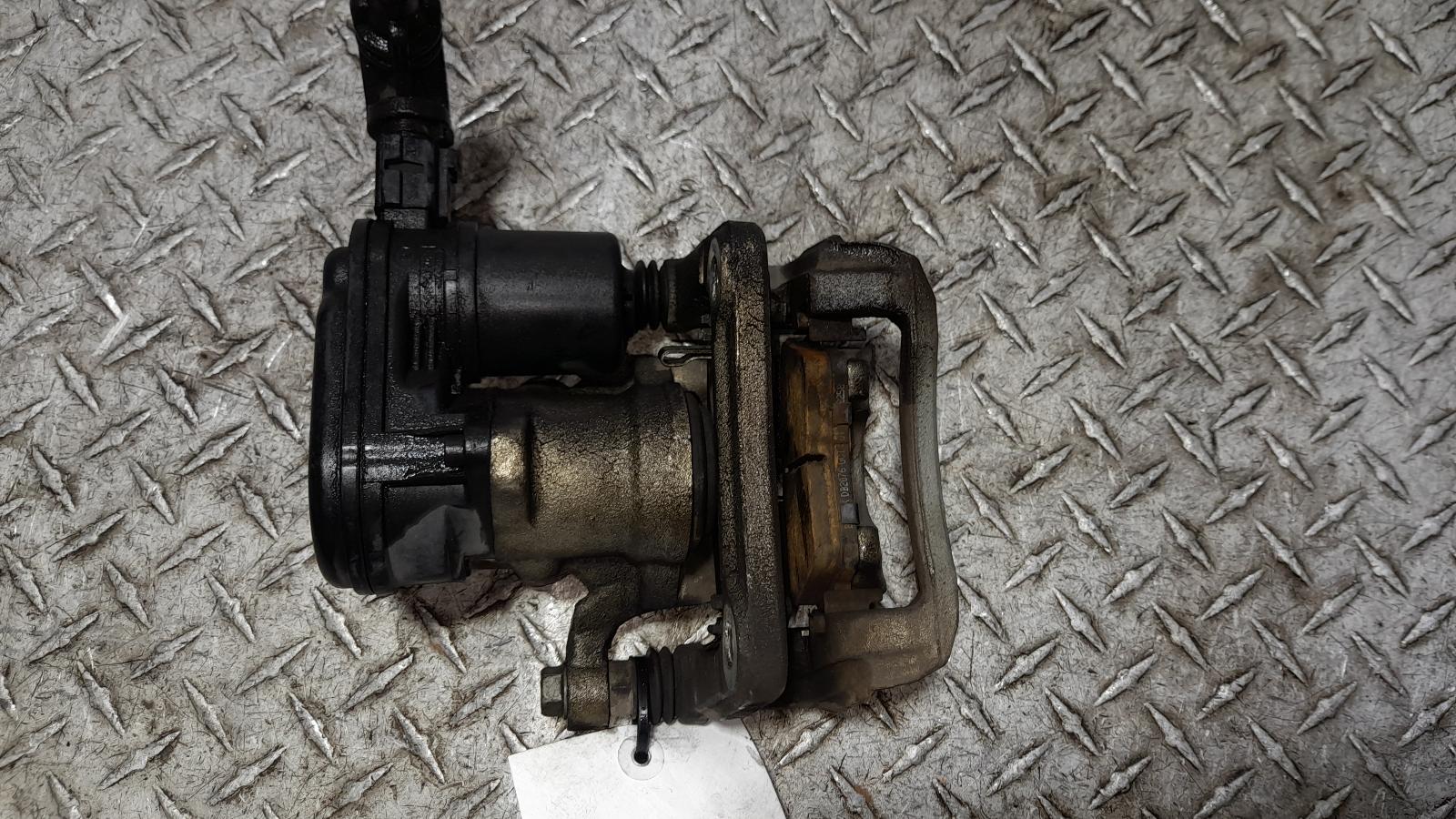 View Auto part Caliper Hyundai I30 2014