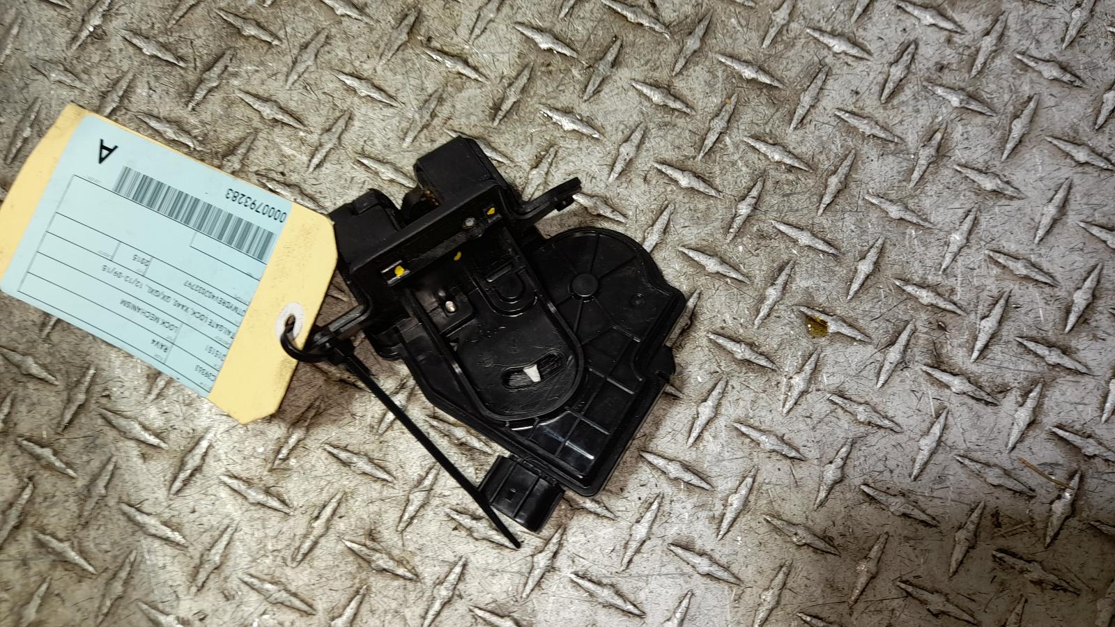 View Auto part Door/Boot/Gate Lock Toyota Rav4 2015