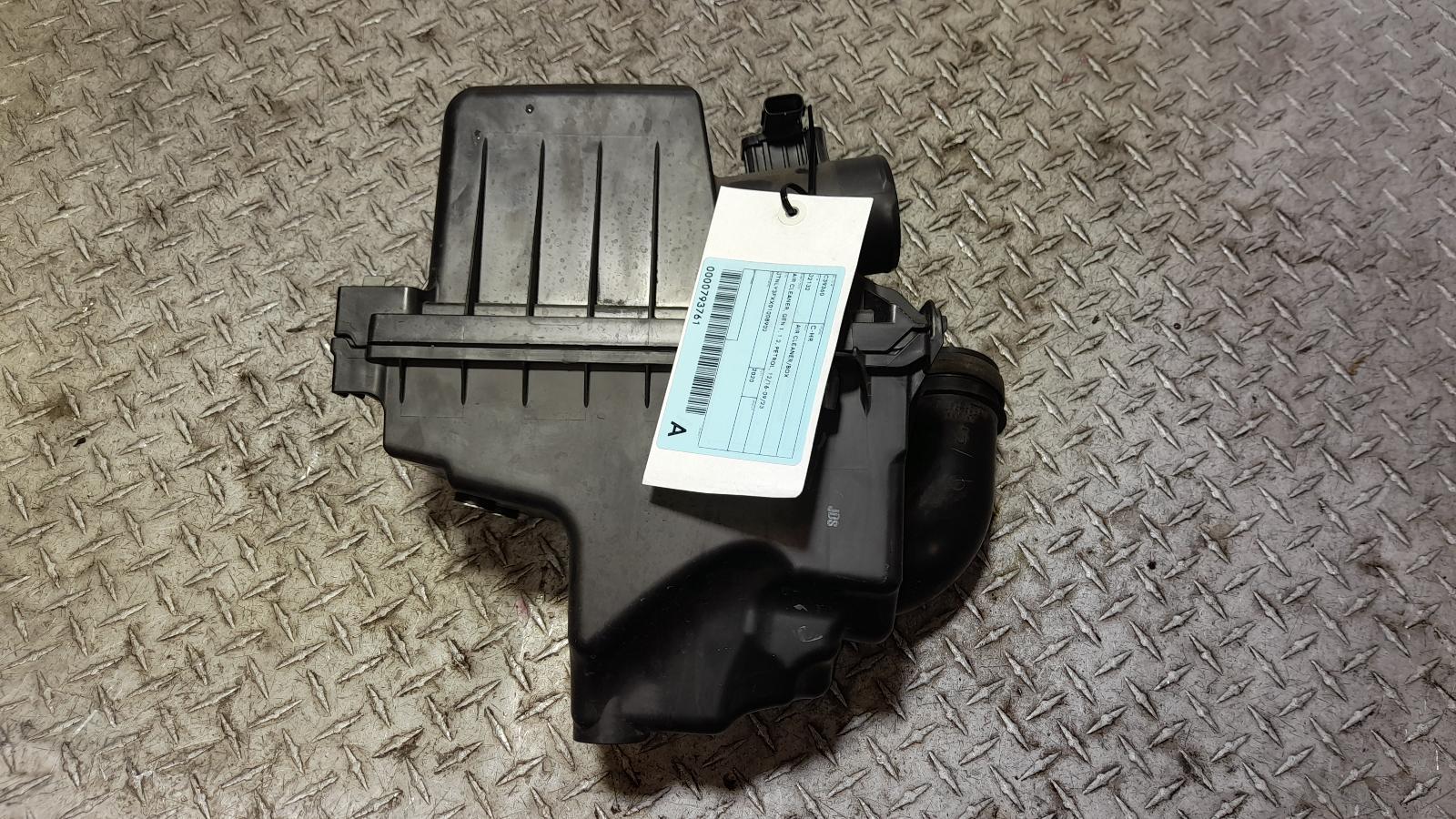 View Auto part Air Cleaner/Box Toyota C-hr 2020