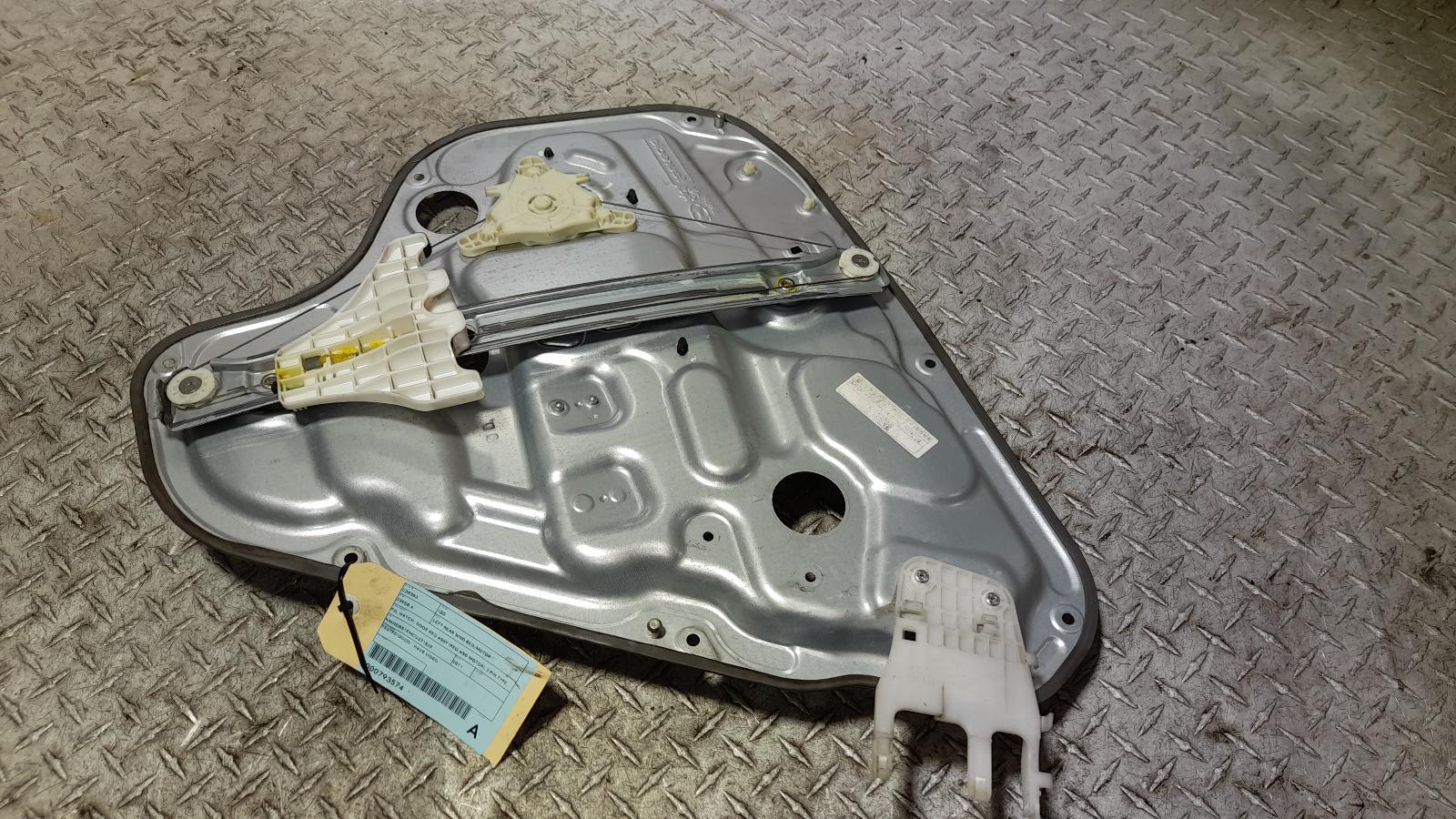 View Auto part Left Rear Wnd Reg/Motor Hyundai I30 2011