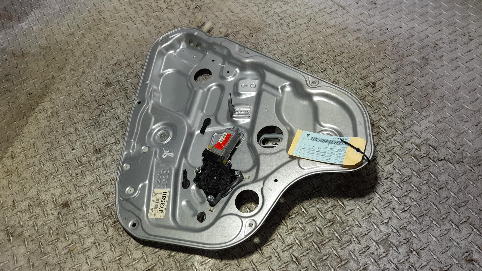 View Auto part Right Rear Wnd Reg/Motor Hyundai I30 2011