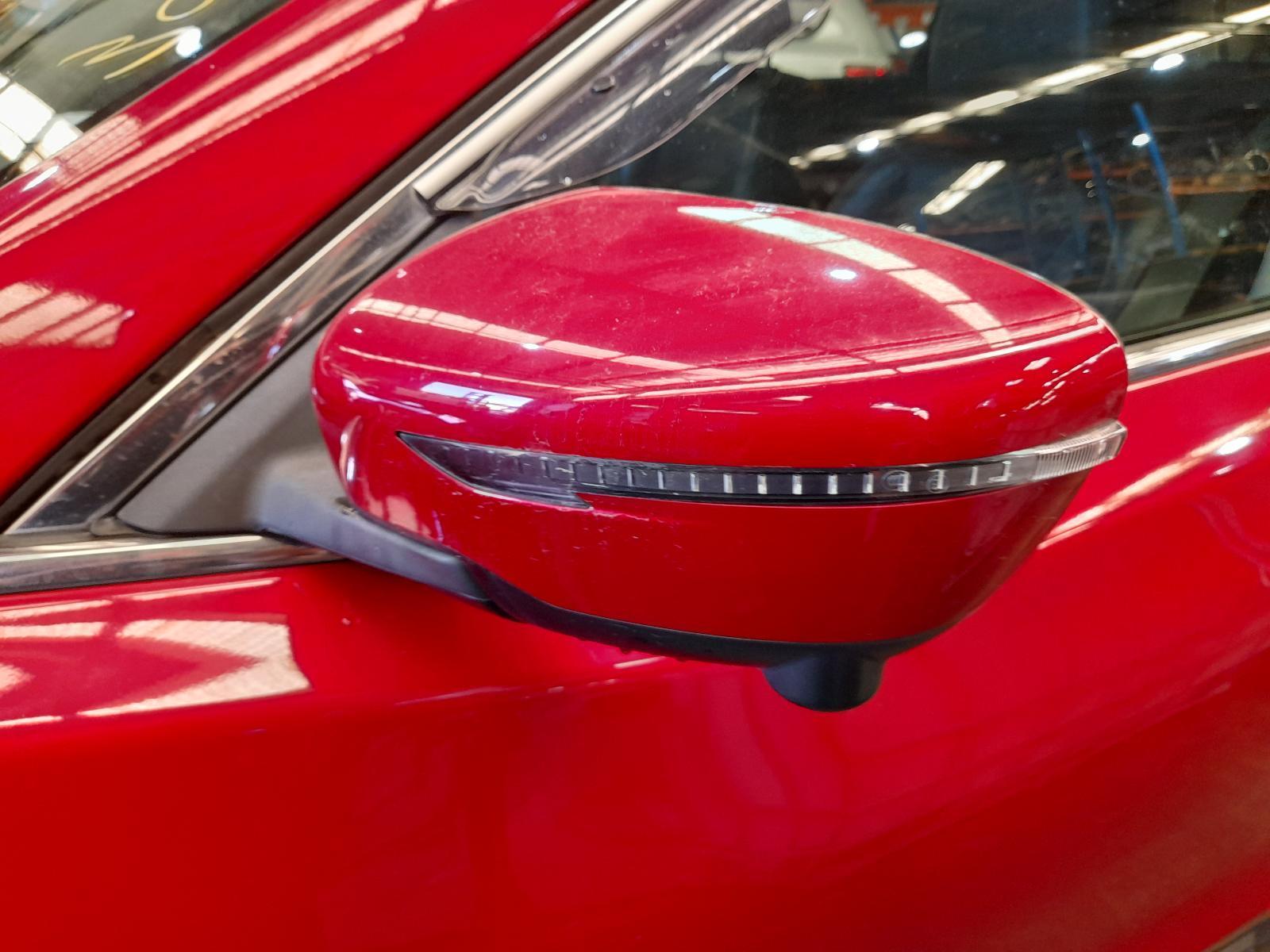 View Auto part Left Door Mirror Nissan Xtrail 2020