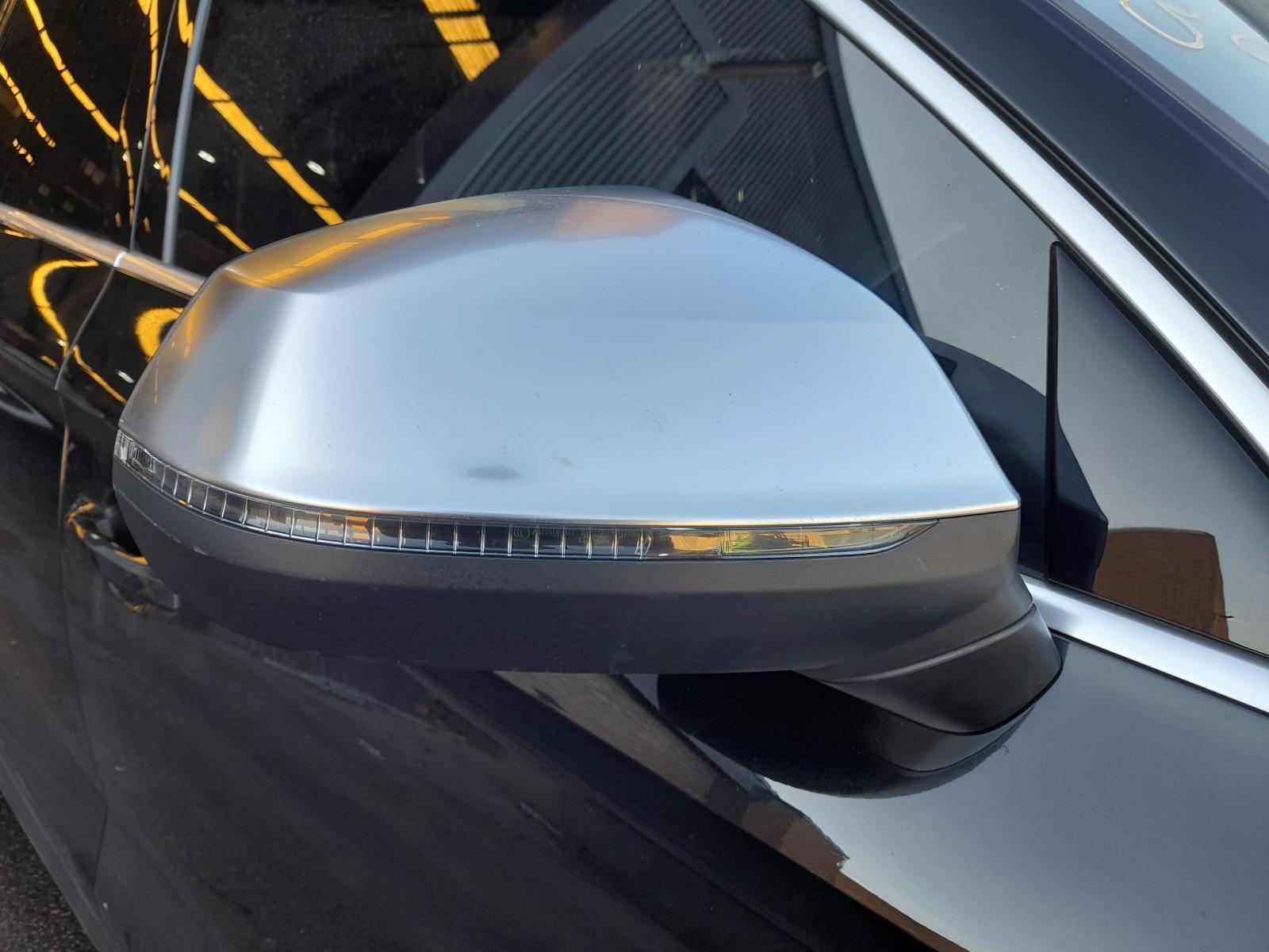 View Auto part Right Door Mirror Audi Q5 2017