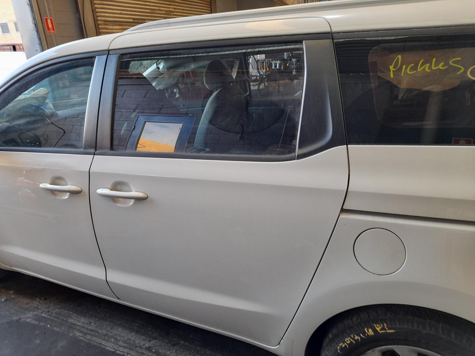 View Auto part Left Rear Side Glass Kia Carnival/grand Carnival 2016