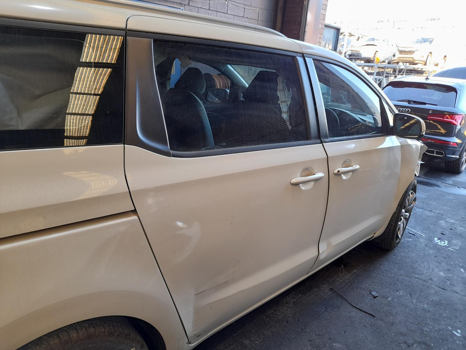 View Auto part Right Rear Side Glass Kia Carnival/grand Carnival 2016