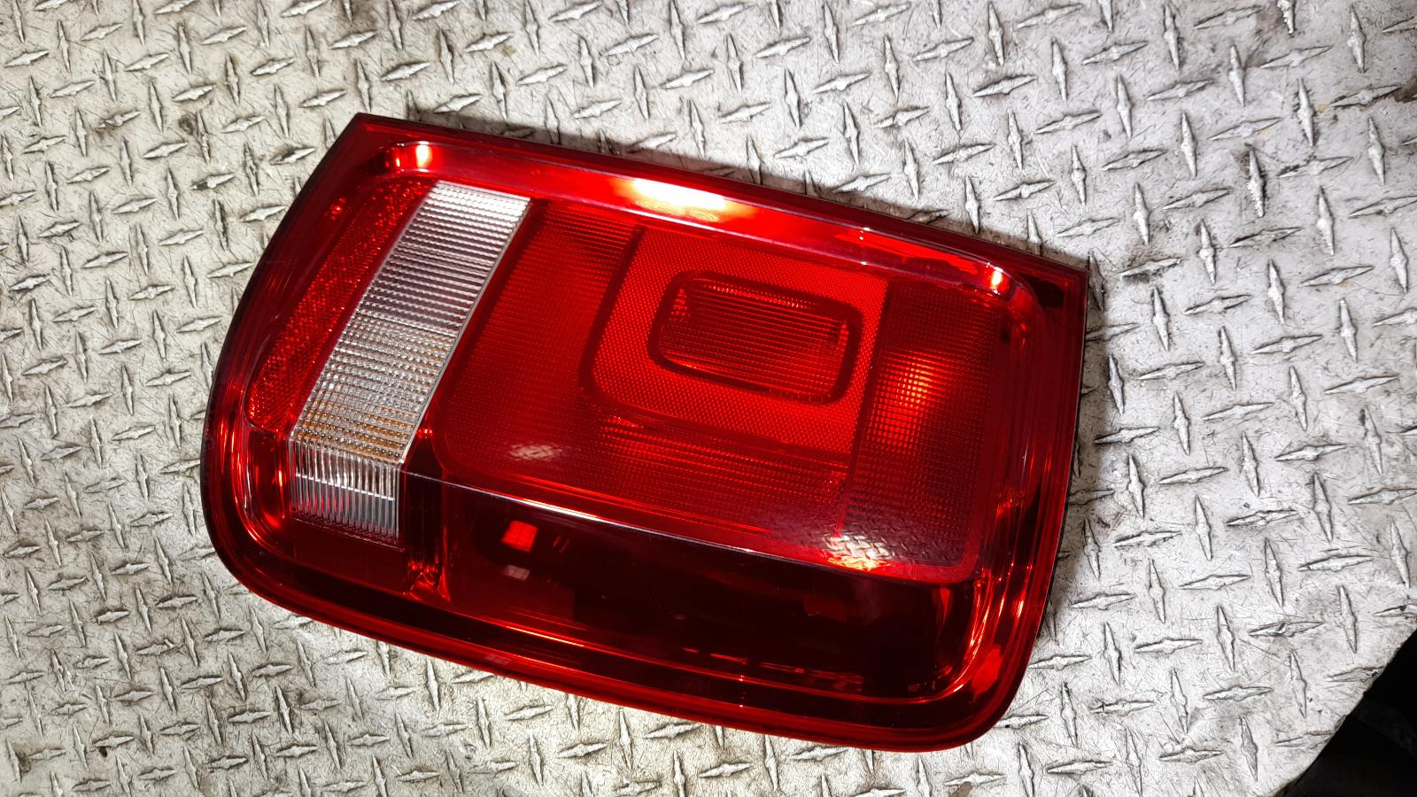 View Auto part Right Taillight Volkswagen Amarok 2015
