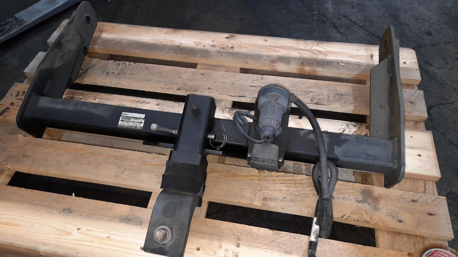 View Auto part Towbar Volkswagen Amarok 2015