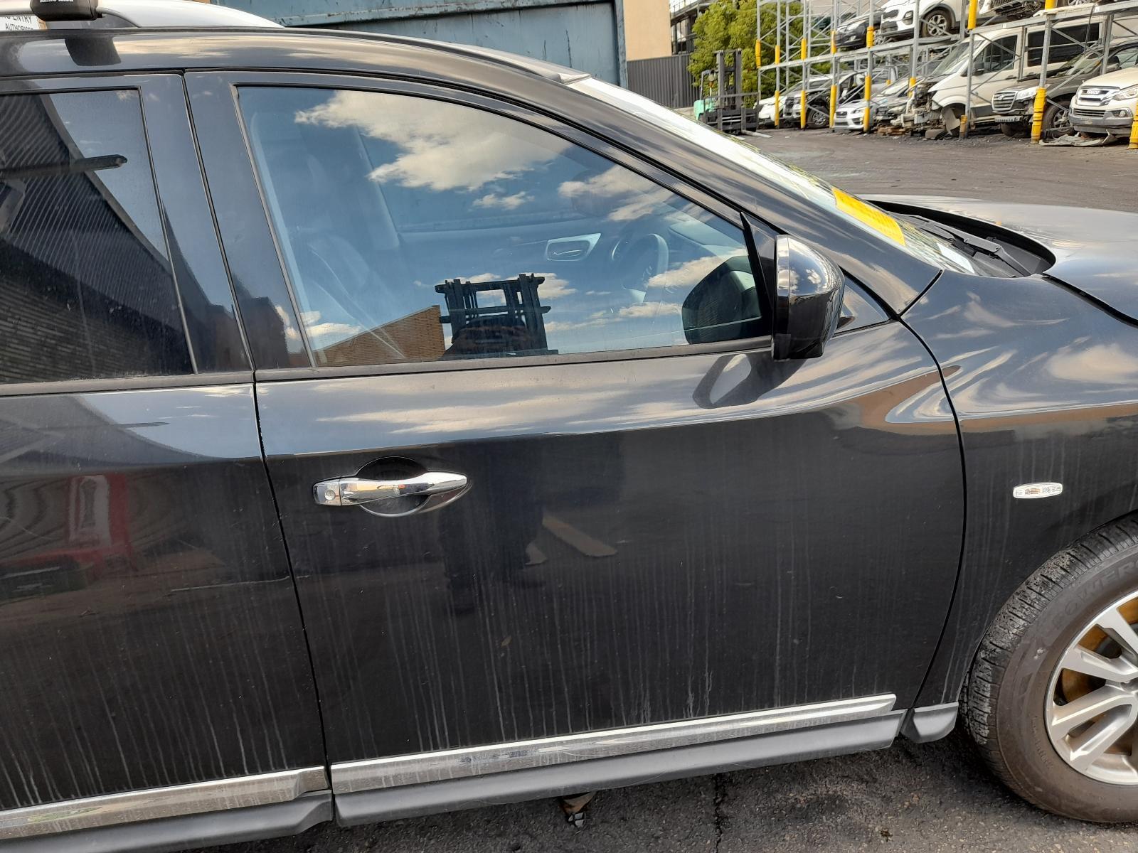 View Auto part Right Front Door Nissan Pathfinder 2016