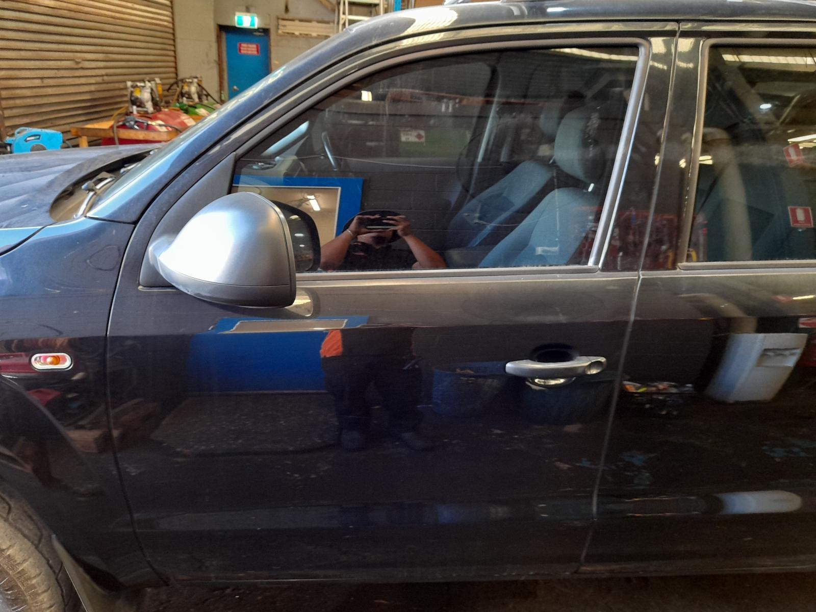 View Auto part Left Front Door Window Volkswagen Amarok 2013