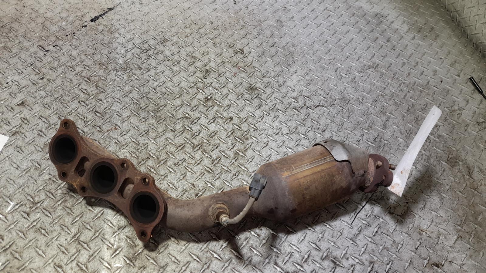 View Auto part Catalytic Converter Toyota Hilux 2013