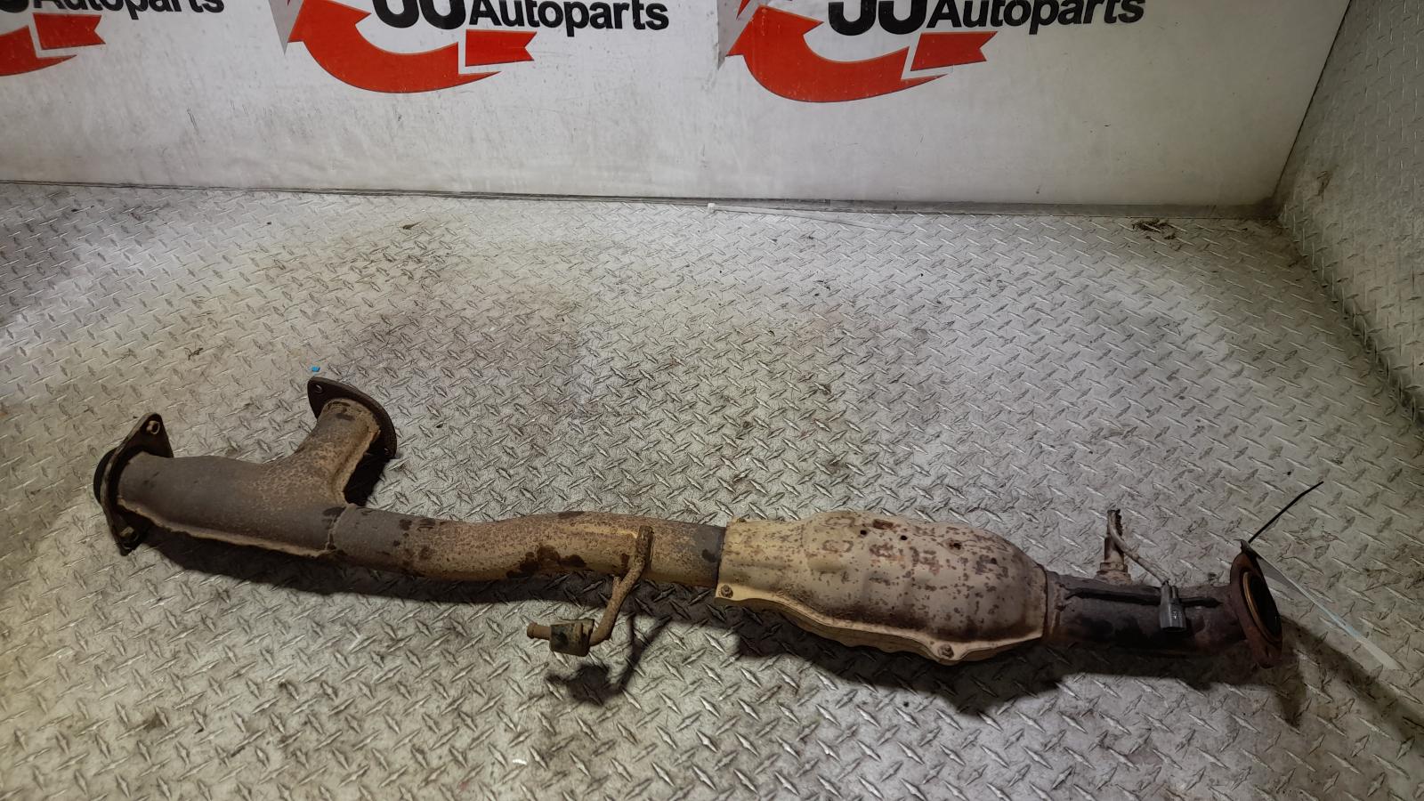 View Auto part Catalytic Converter Toyota Hilux 2013