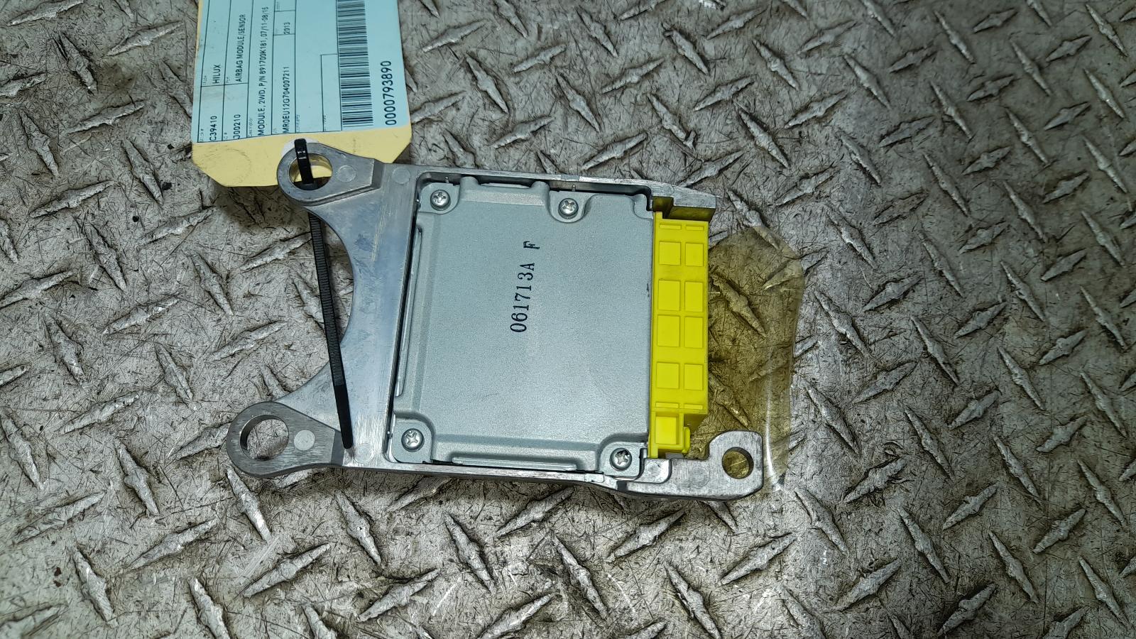 View Auto part Airbag Module/Sensor Toyota Hilux 2013