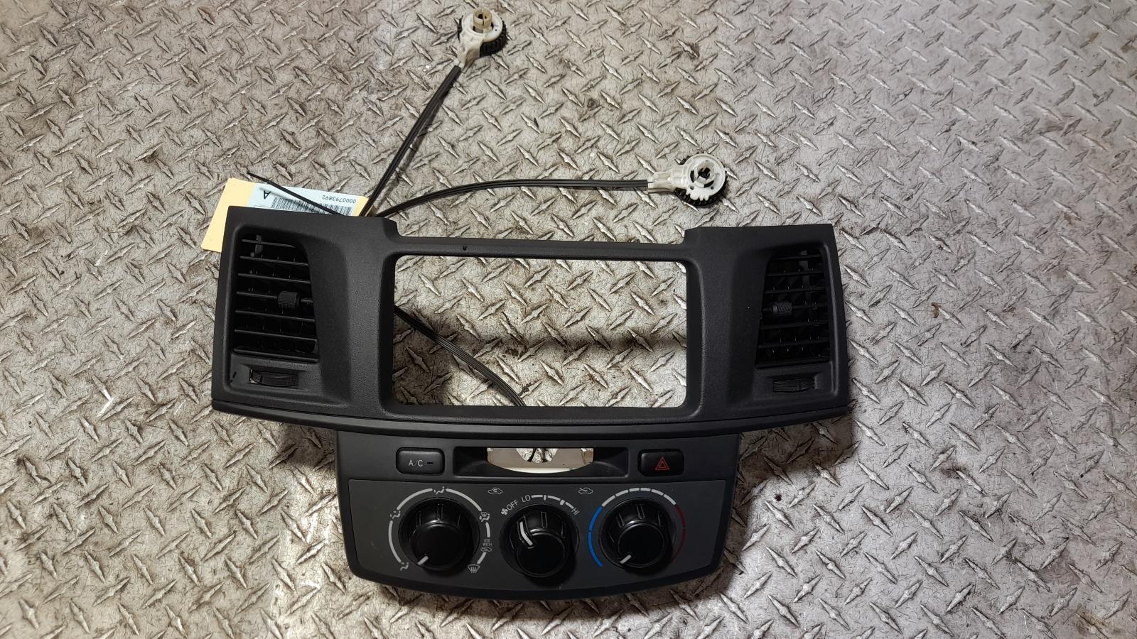 View Auto part Heater/Ac Controls Toyota Hilux 2013