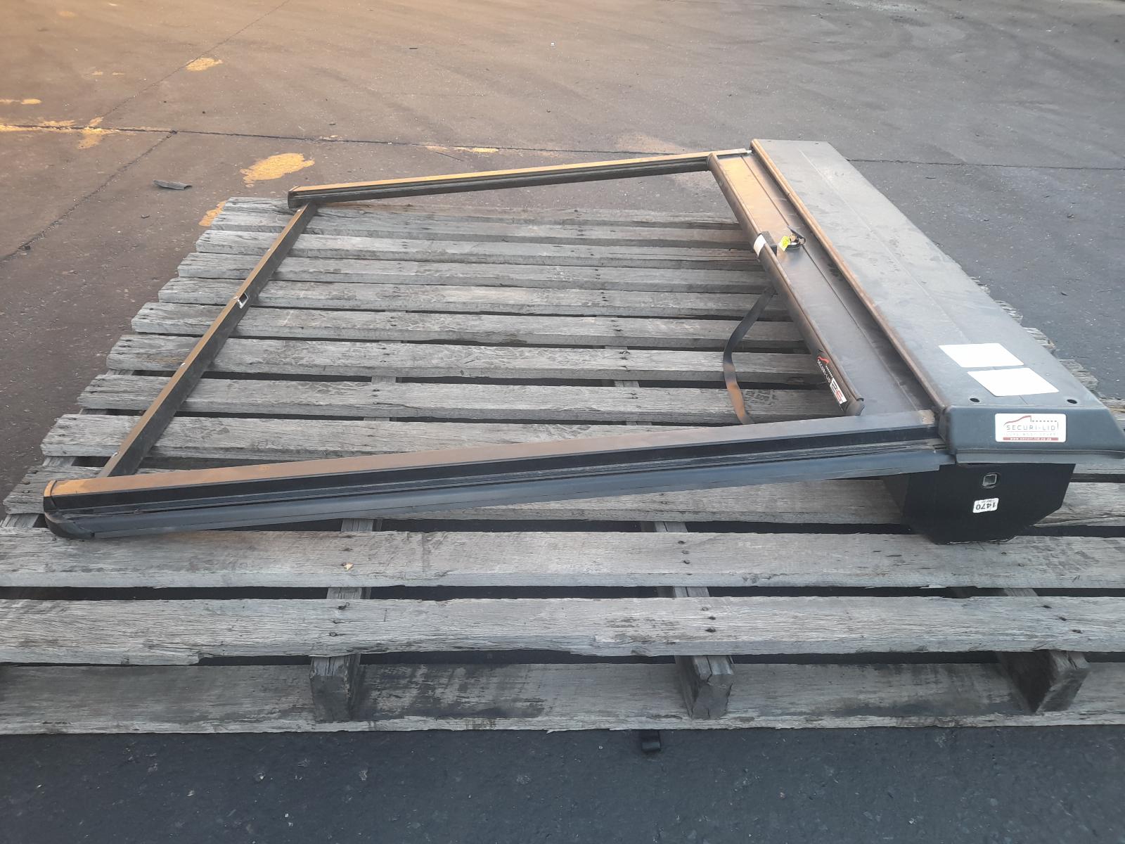 View Auto part Tonneau/Cover Toyota Hilux 2013