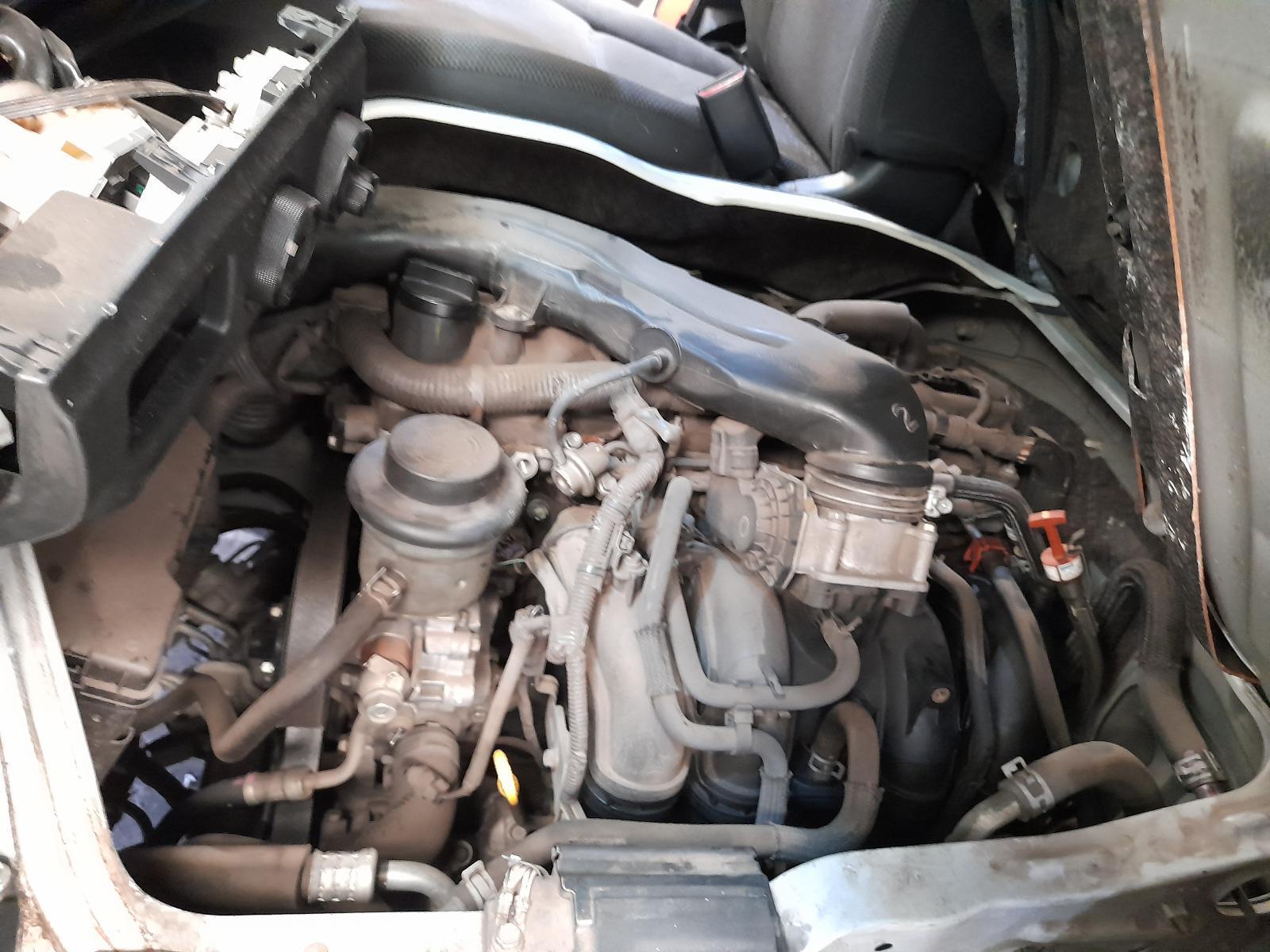 View Auto part Engine Toyota Hiace 2014