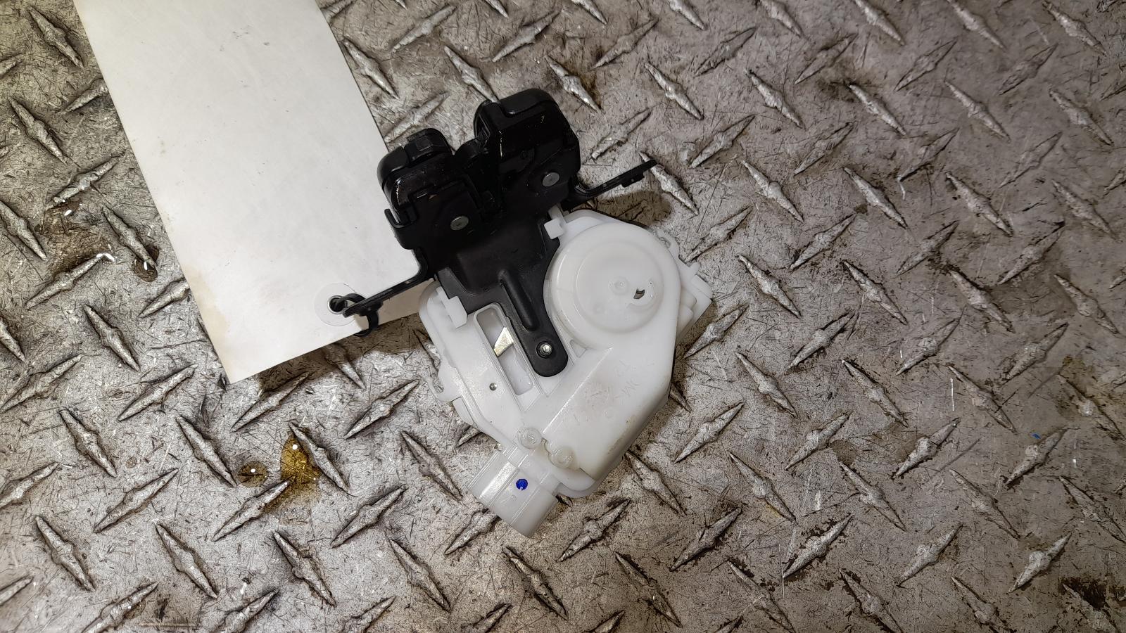 View Auto part Door/Boot/Gate Lock Toyota Corolla 2016
