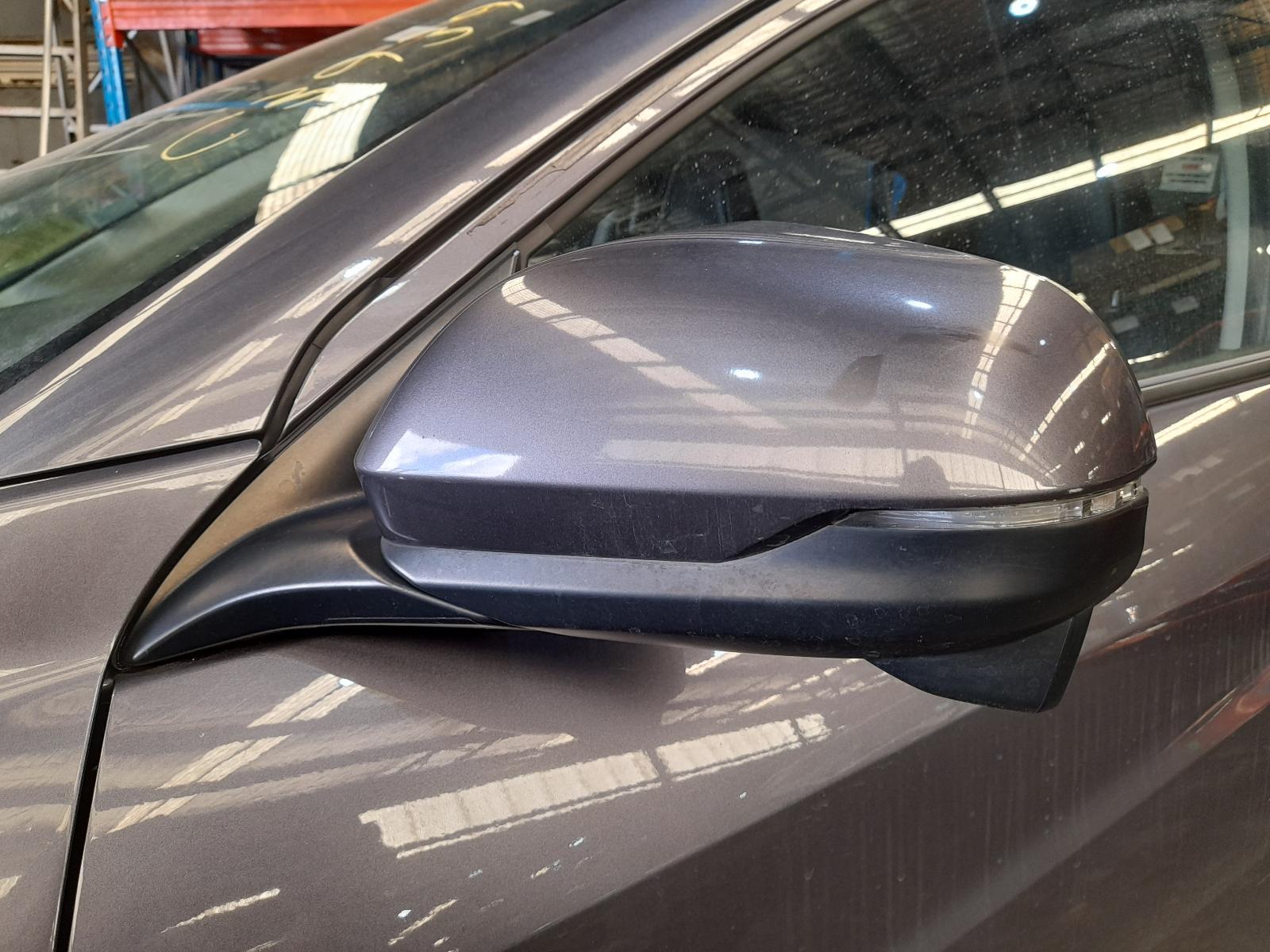 View Auto part Left Door Mirror Honda Hrv 2019