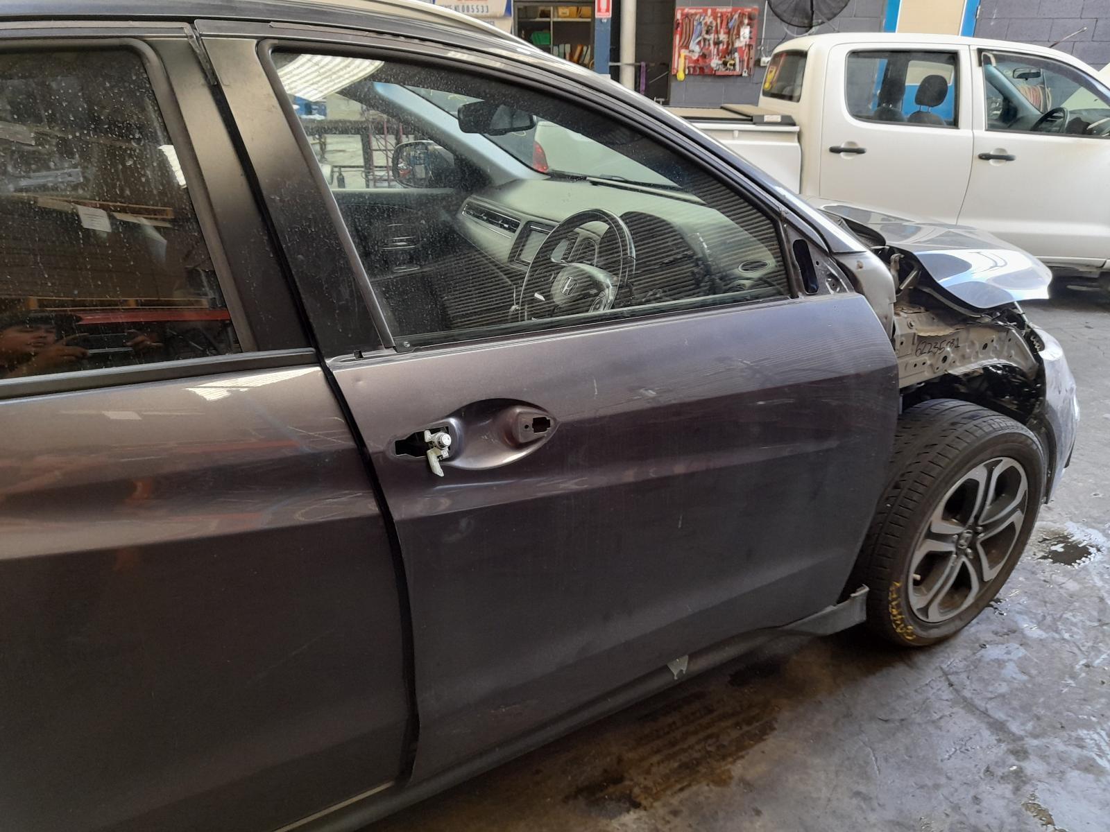 View Auto part Right Front Door Window Honda Hrv 2019