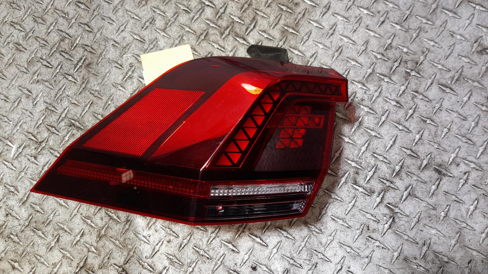 View Auto part Left Taillight Volkswagen Tiguan 2018