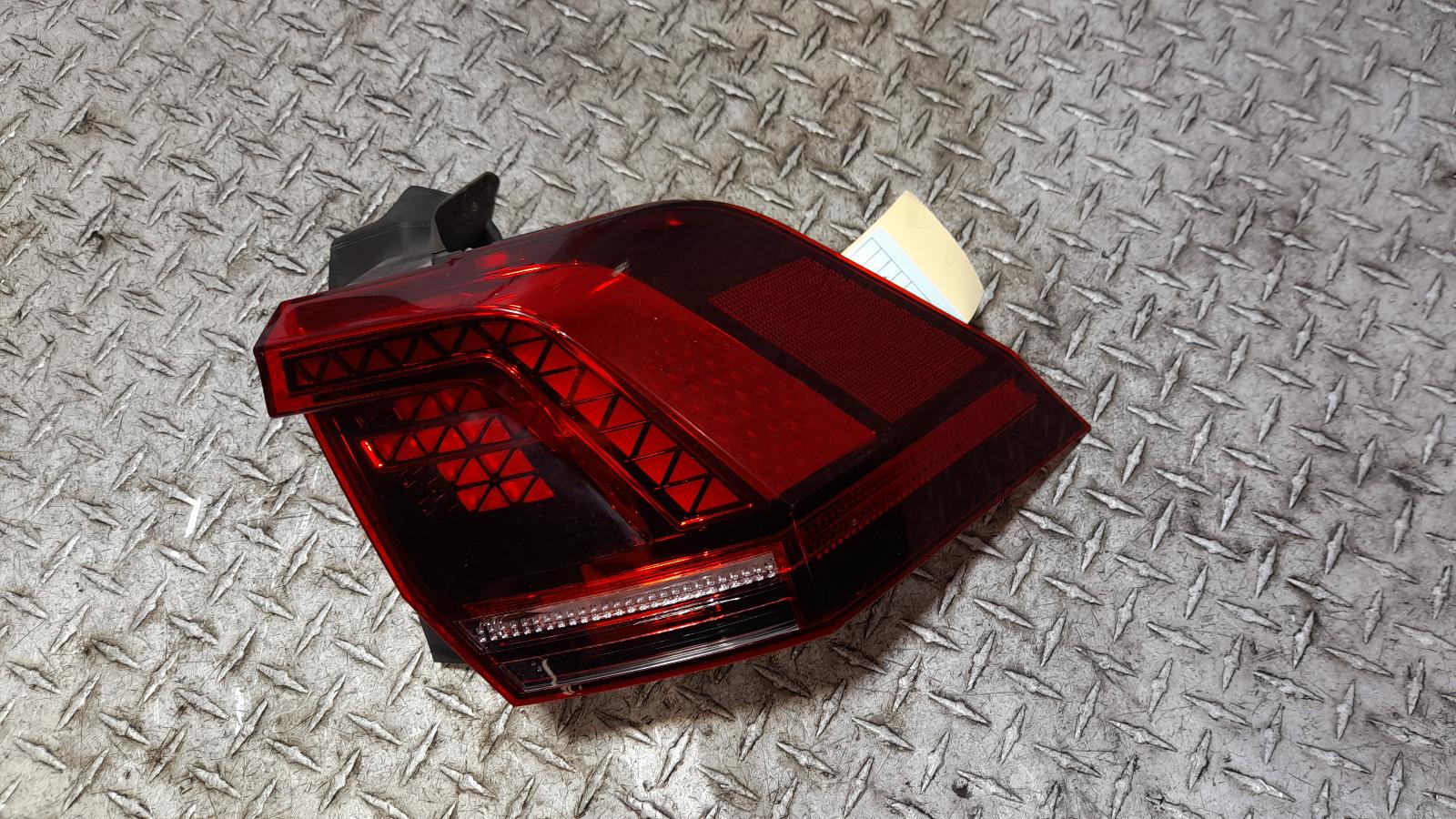 View Auto part Right Taillight Volkswagen Tiguan 2018