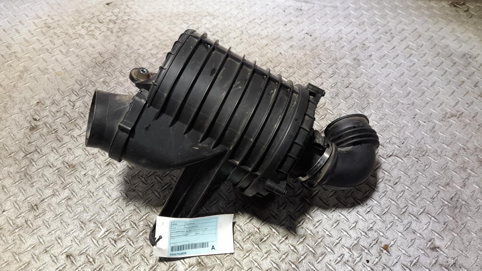View Auto part Air Cleaner/Box Holden Colorado 2015