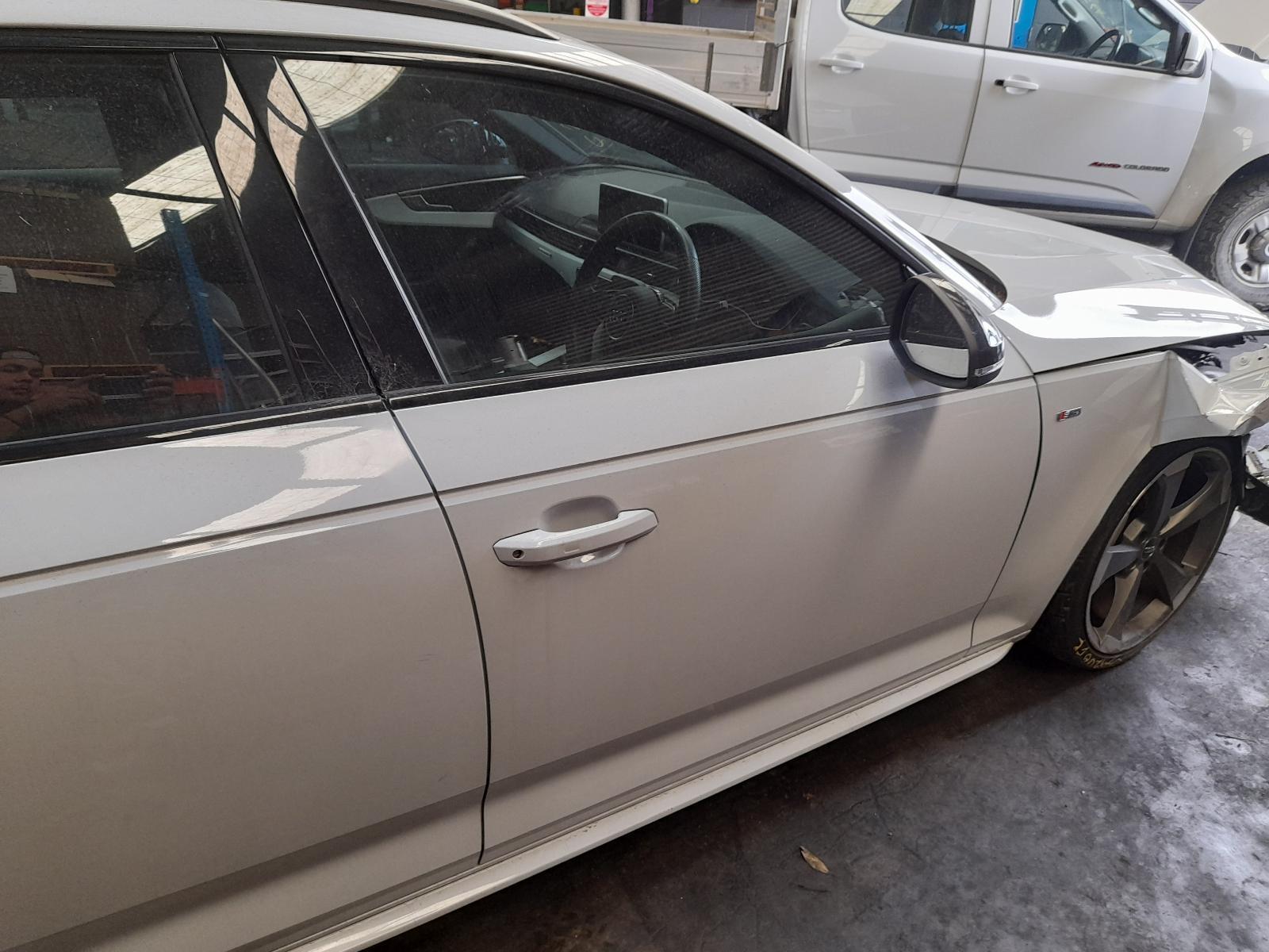 View Auto part Right Front Door Audi A4 2019