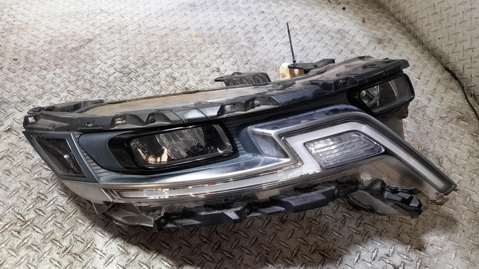 View Auto part Right Headlamp Kia Carnival/grand Carnival 2020