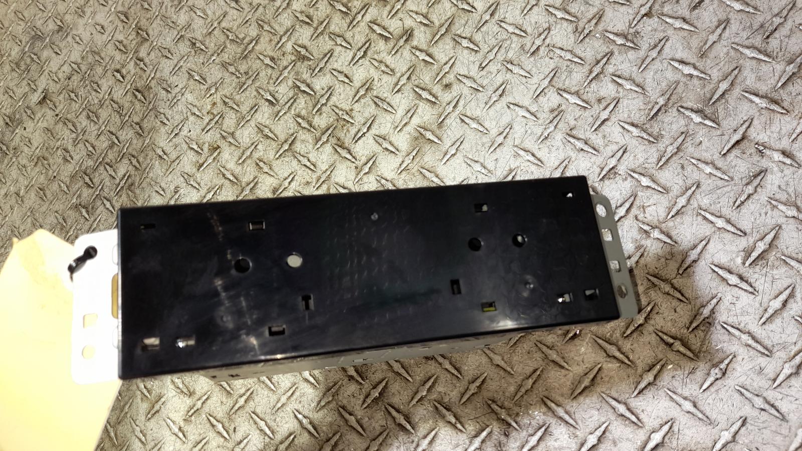 View Auto part Radio/Cd/Dvd/Sat/Tv Kia Carnival/grand Carnival 2020