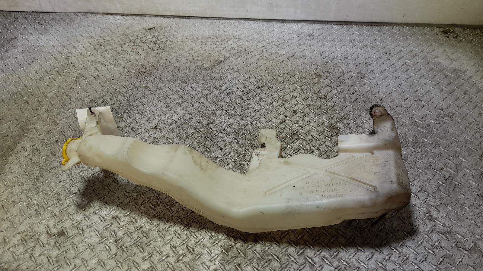 View Auto part Washer Bottle Jeep Grandcherokee 2011
