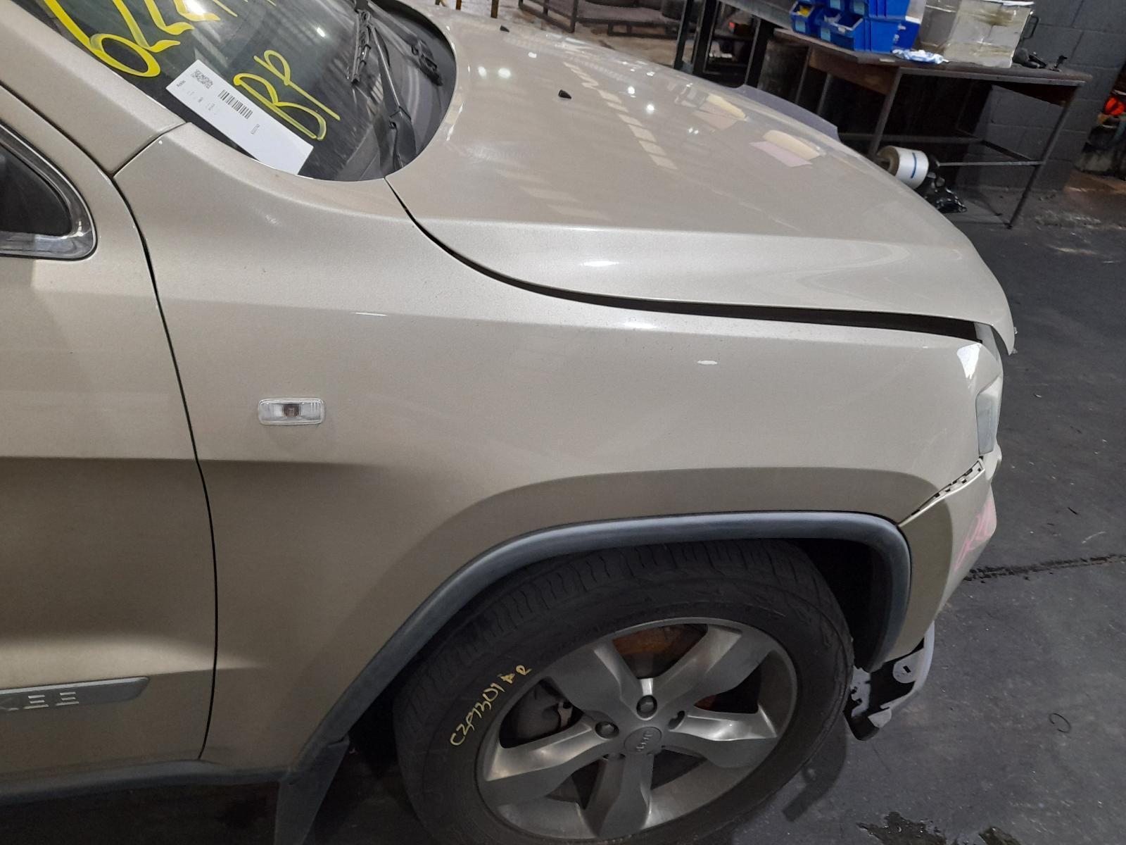 View Auto part Right Guard Jeep Grandcherokee 2011