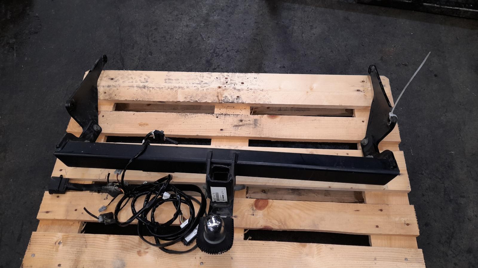 View Auto part Towbar Mazda Cx5 2012