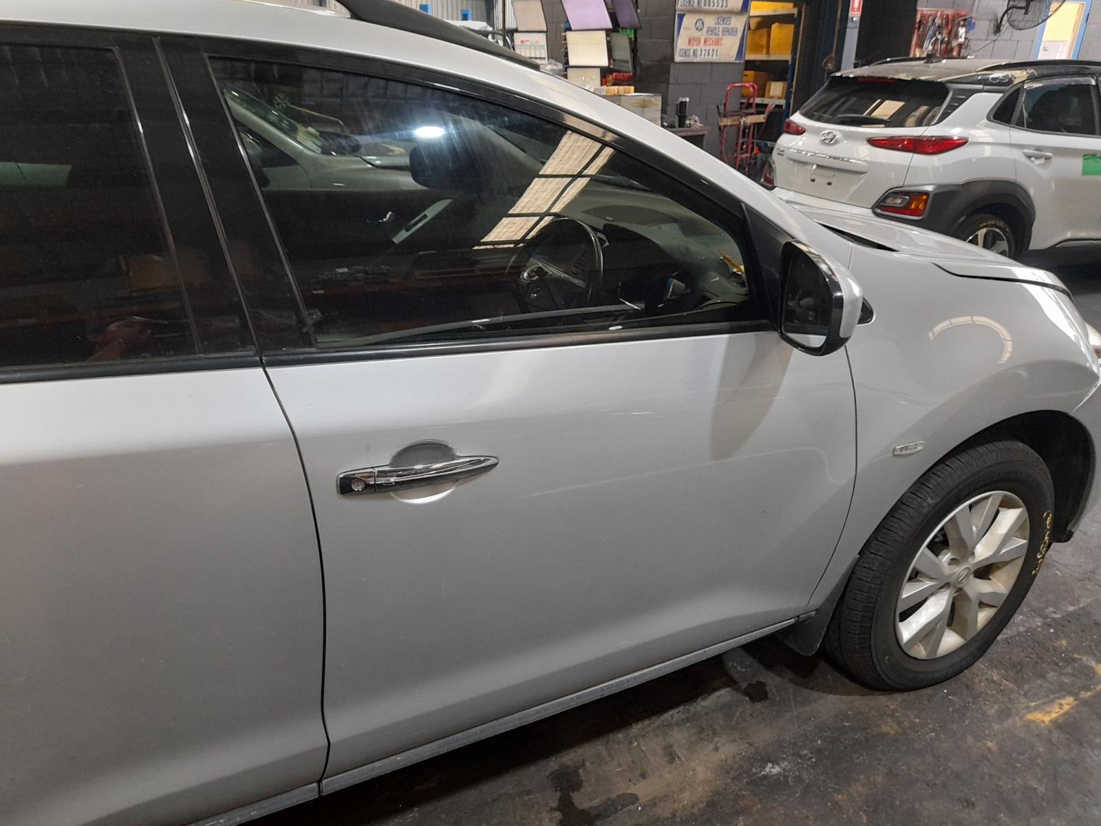 View Auto part Right Front Door Window Nissan Murano 2011