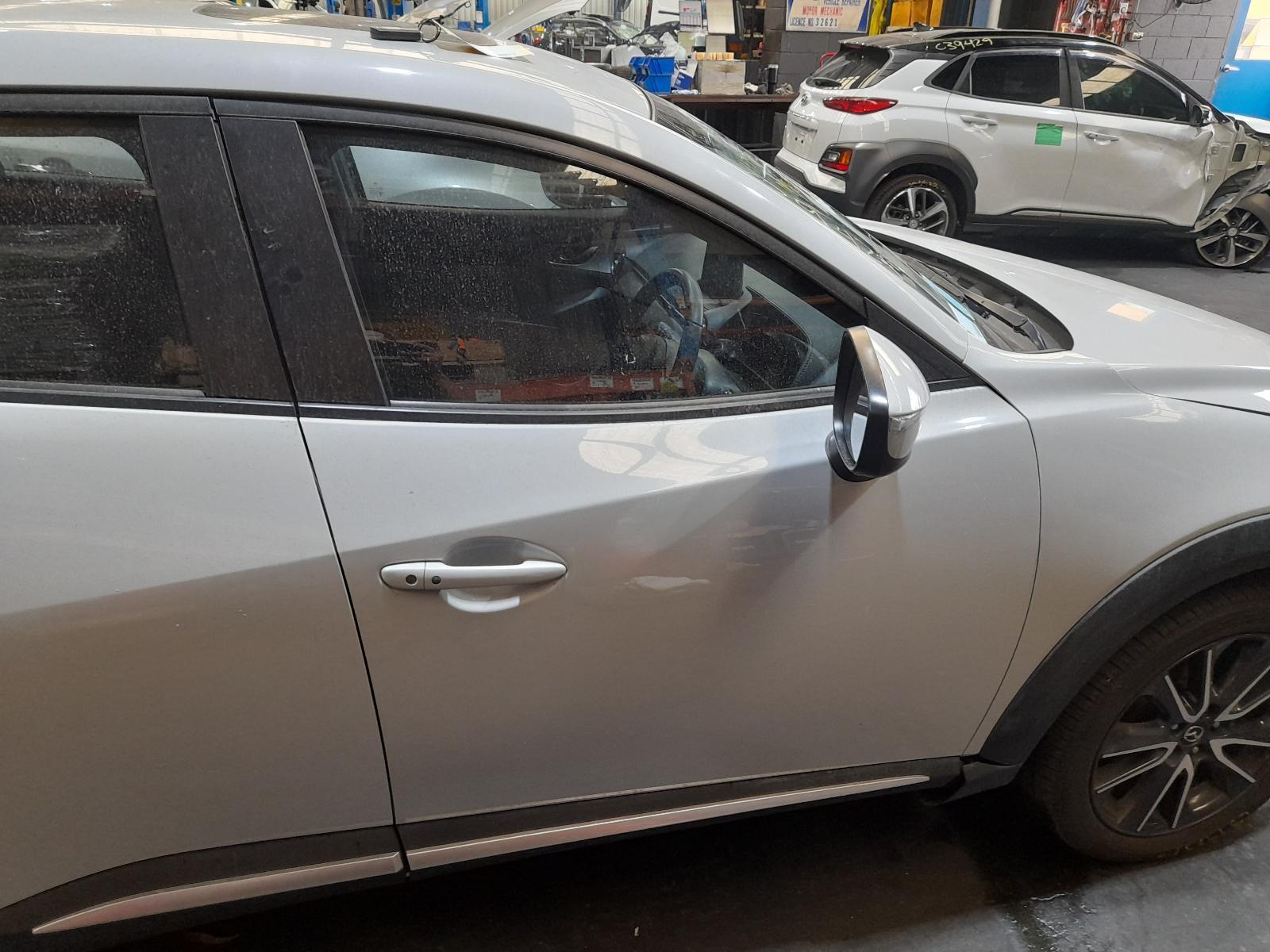 View Auto part Right Front Door Window Mazda Cx3 2017