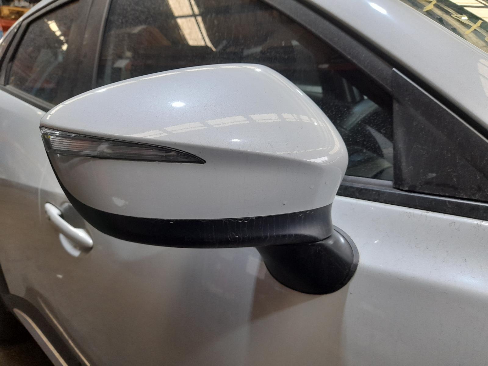 View Auto part Right Door Mirror Mazda Cx3 2017