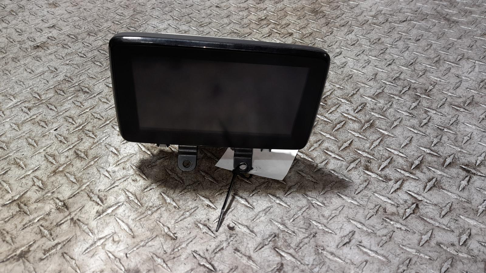 View Auto part Radio/Cd/Dvd/Sat/Tv Mazda Cx3 2017