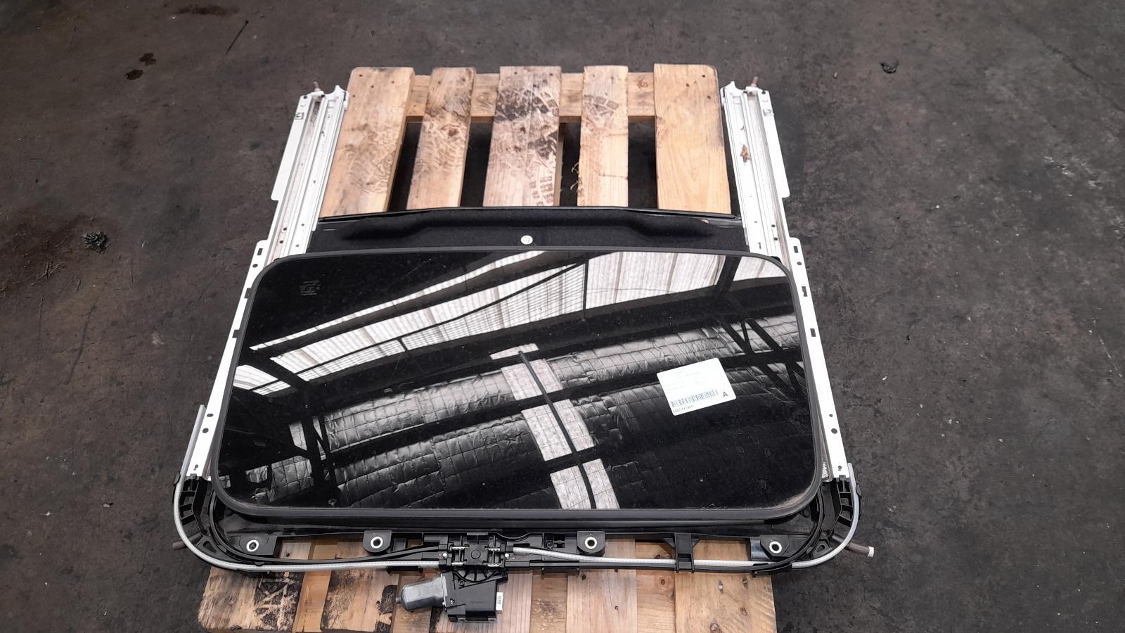 View Auto part Roof Glass/Sunroof/T Subaru Outback 2015