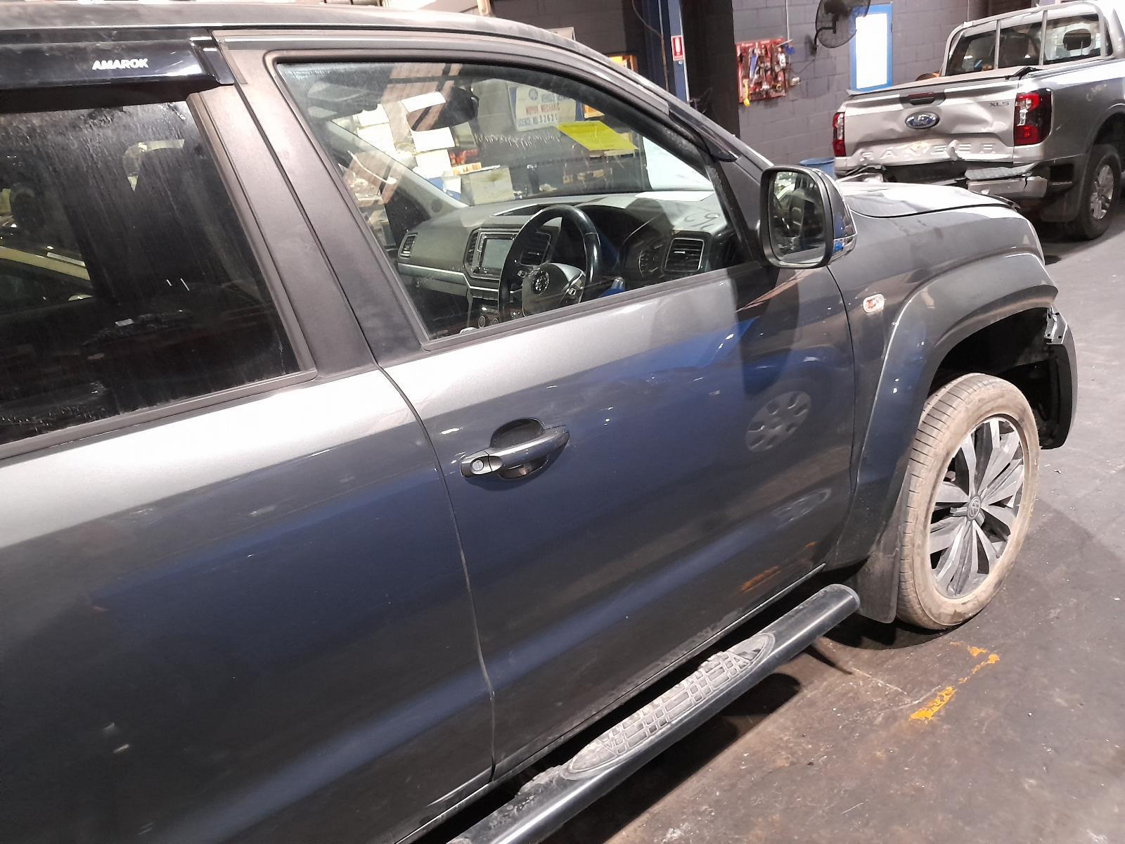 View Auto part Right Front Door Volkswagen Amarok 2017
