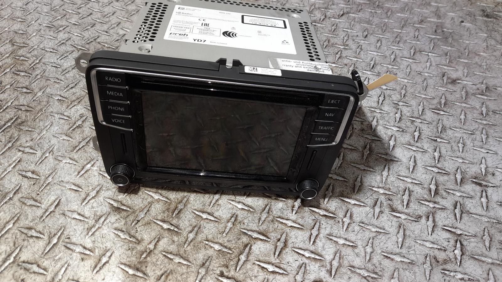 View Auto part Radio/Cd/Dvd/Sat/Tv Volkswagen Amarok 2017