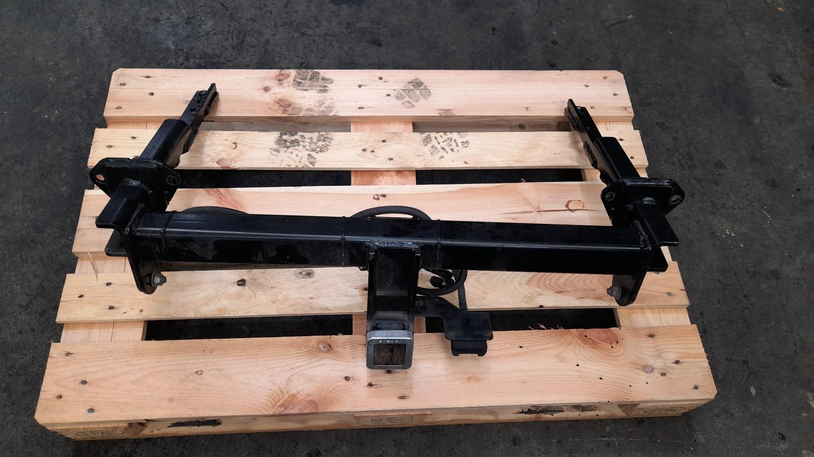 View Auto part Towbar Subaru Forester 2011