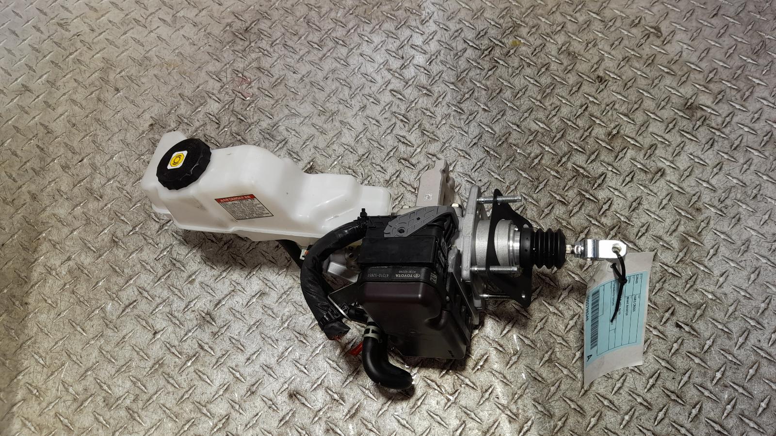 View Auto part Brake Booster Toyota Yaris Cross 2023