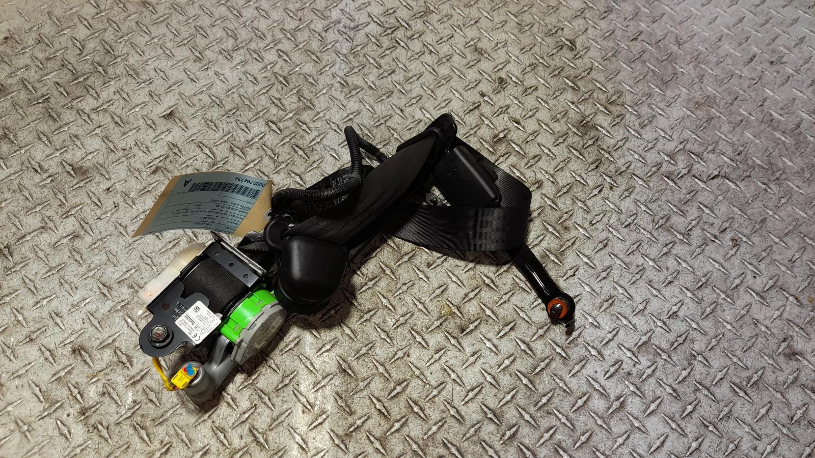 View Auto part Seatbelt/Stalk Hyundai Veloster 2013