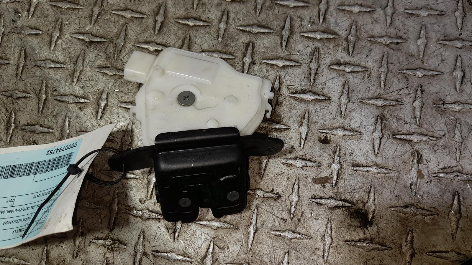 View Auto part Door/Boot/Gate Lock Toyota Corolla 2018