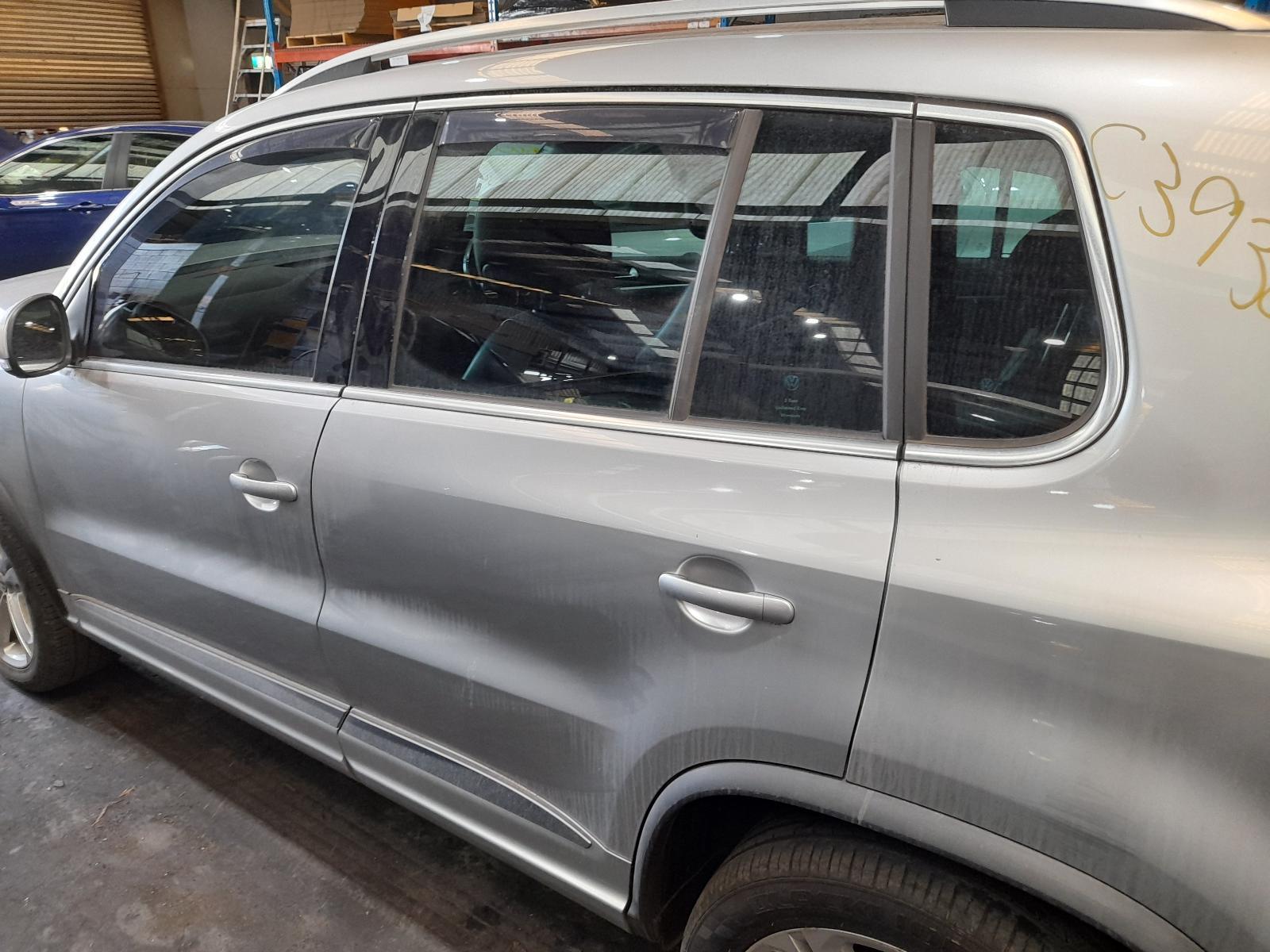 View Auto part Left Rear Door/Sliding Volkswagen Tiguan 2015