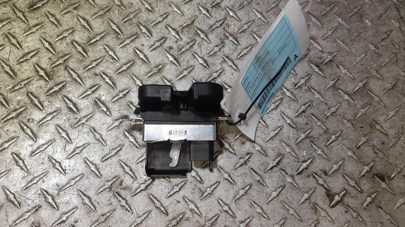 View Auto part Door/Boot/Gate Lock Volkswagen Tiguan 2015
