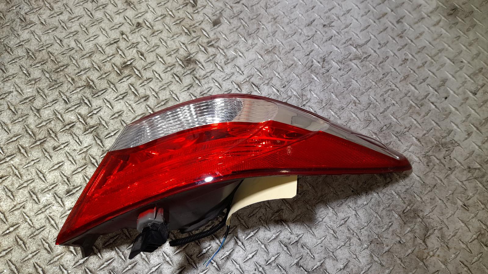 View Auto part Right Taillight Toyota Camry 2016