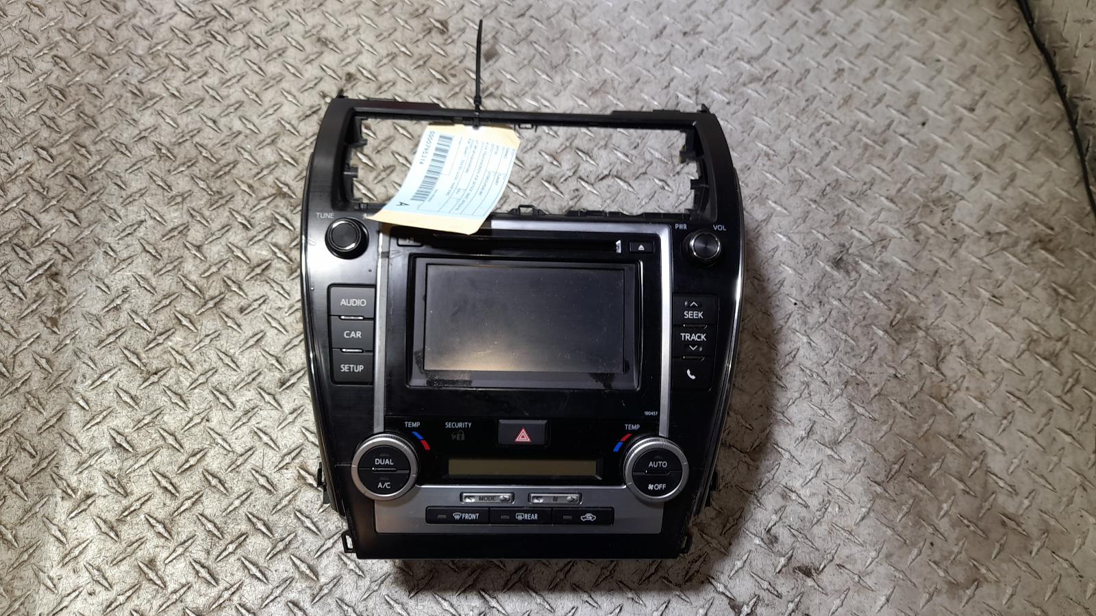 View Auto part Radio/Cd/Dvd/Sat/Tv Toyota Camry 2016