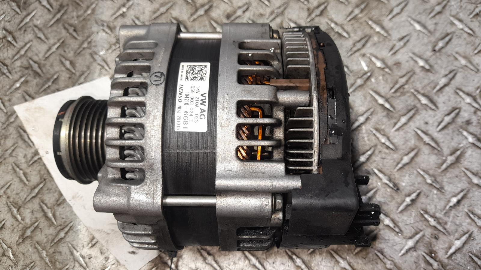 View Auto part Alternator Audi Q7 2016