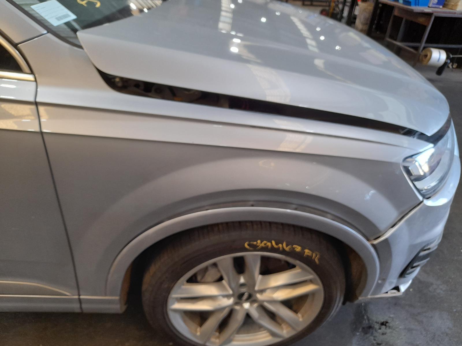 View Auto part Right Guard Audi Q7 2016